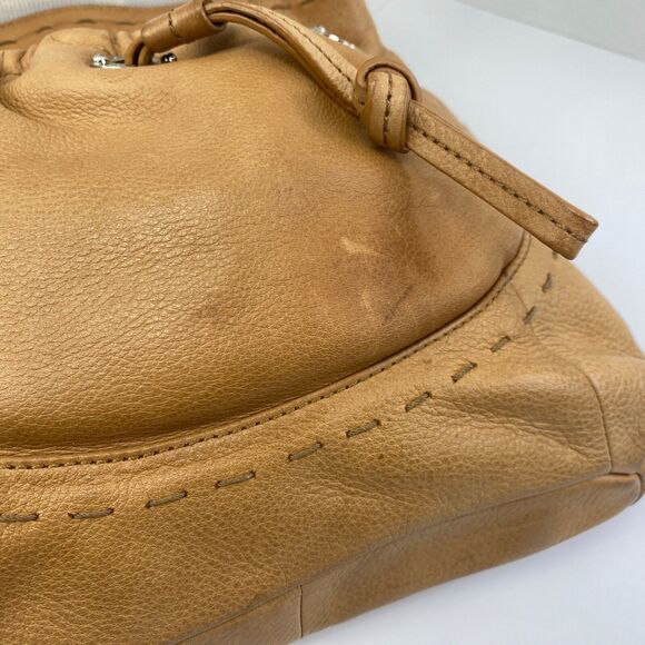 B Makowsky Butter Leather Tan Boho Bucket Bag Crossbody Adjustable Strap Pockets - Picture 3 of 16